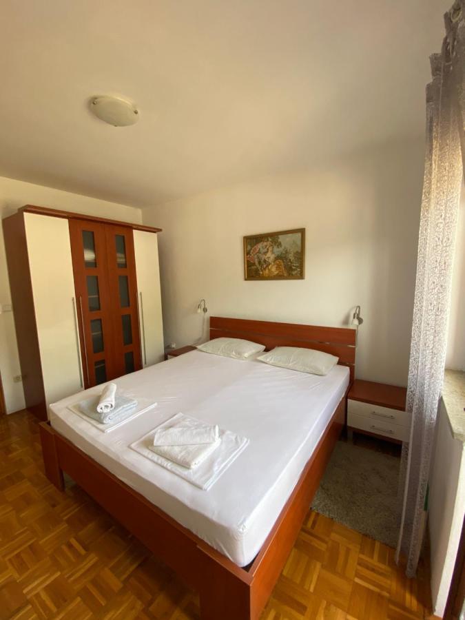 Apartments Irina Rovanjska Esterno foto